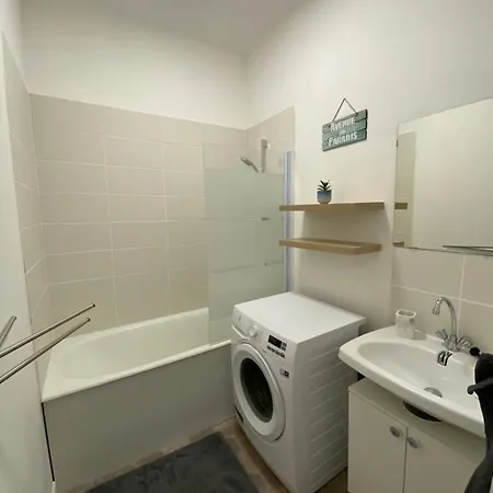 Grand Deux Pieces Au Pied Du Parc Du Chateau Апартаменты Bagnoles de l'Orne Normandie